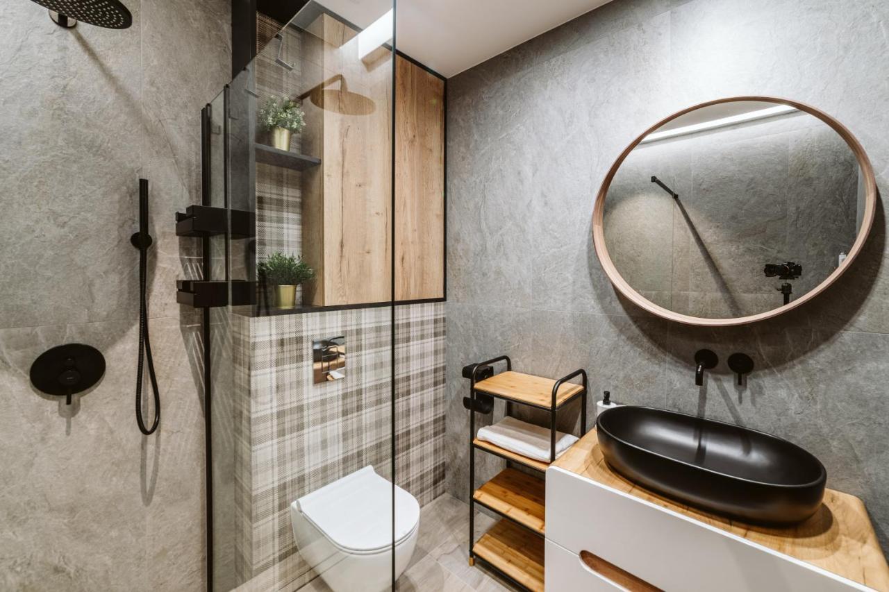 Rentes 15 Apartment *