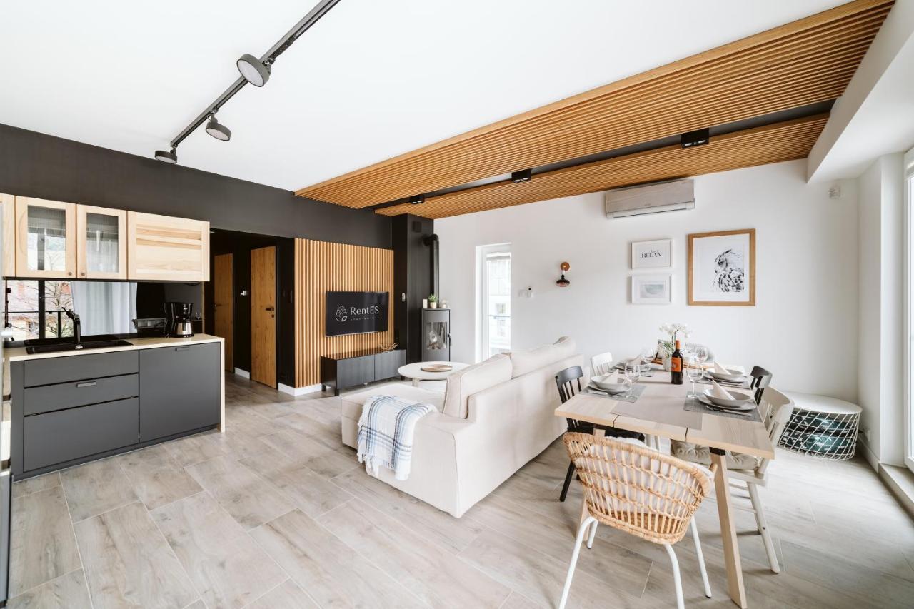 Rentes 15 Apartment